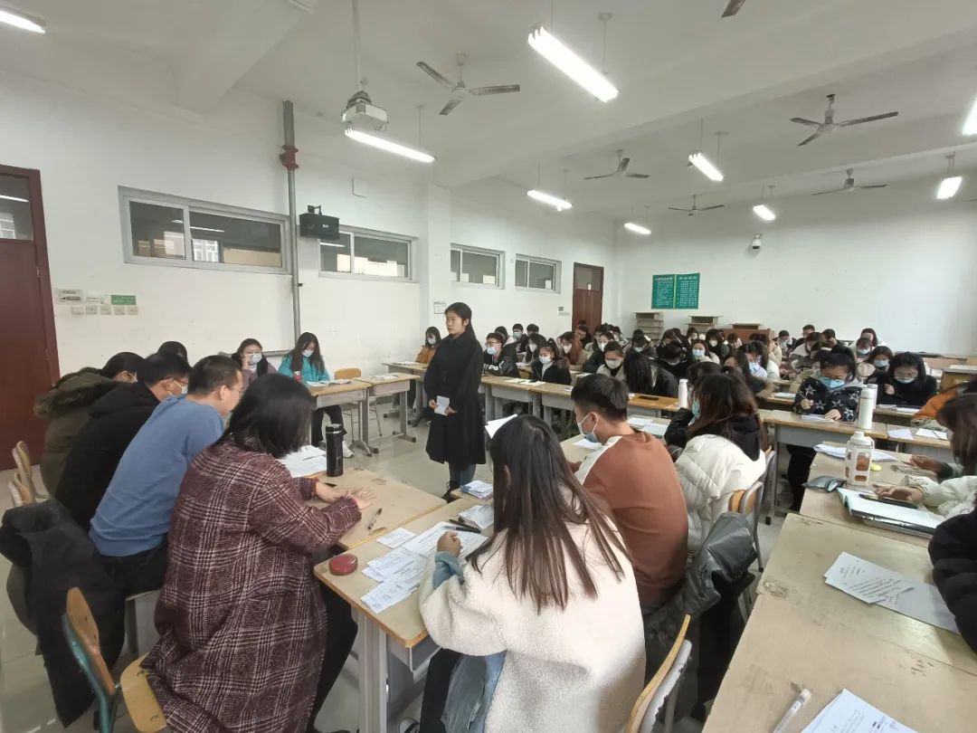 康老师2.jpg 康老师2.jpg