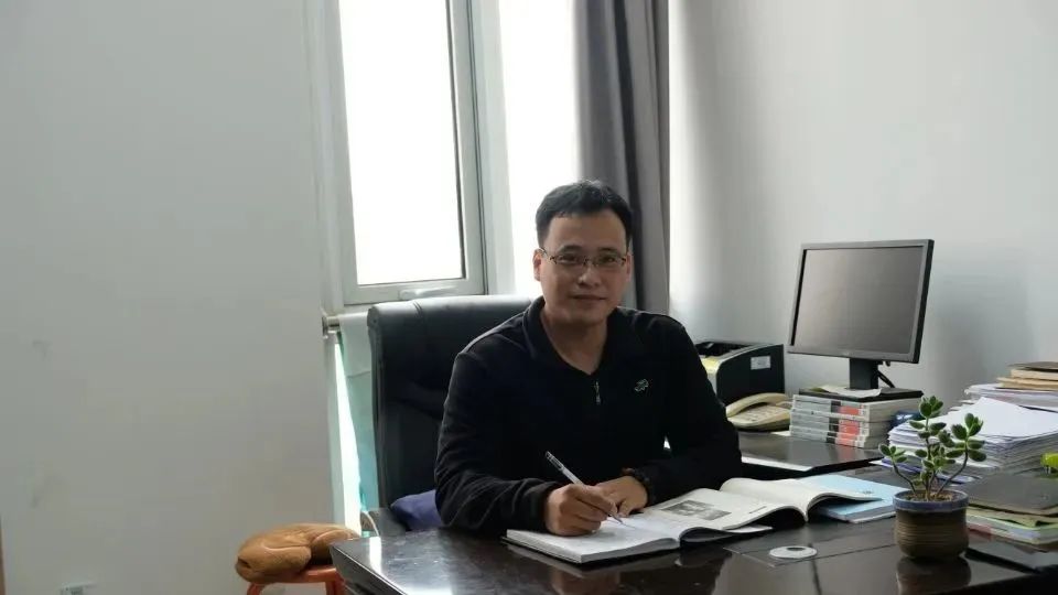 任冠华老师.jpg 任冠华老师.jpg