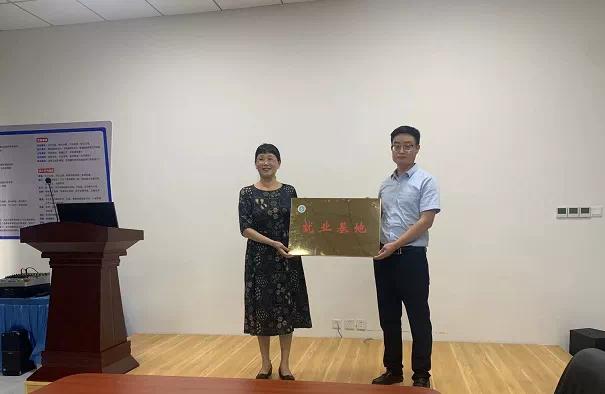 图片4.jpg 图片4.jpg