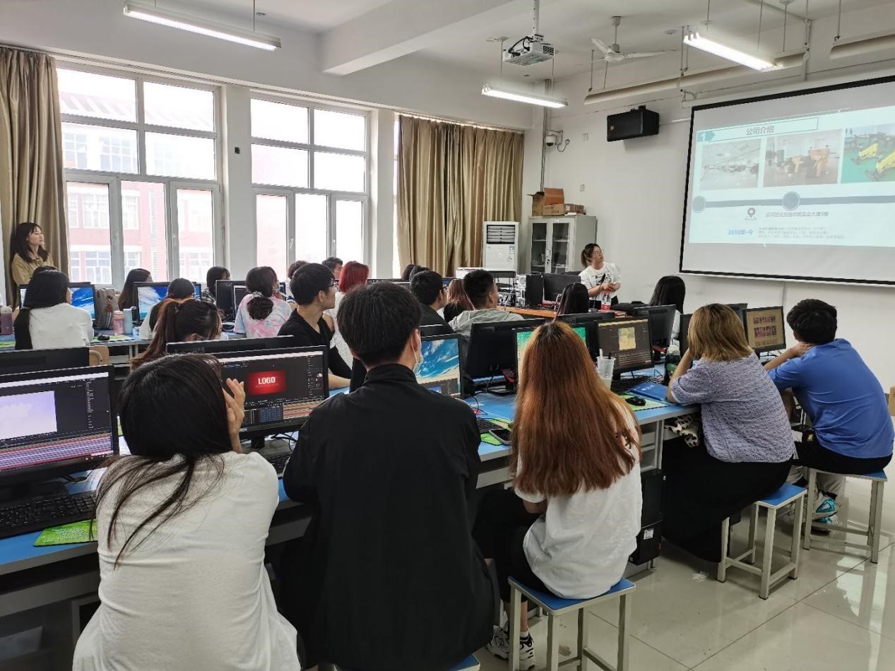 杨帆2.jpg 杨帆2.jpg